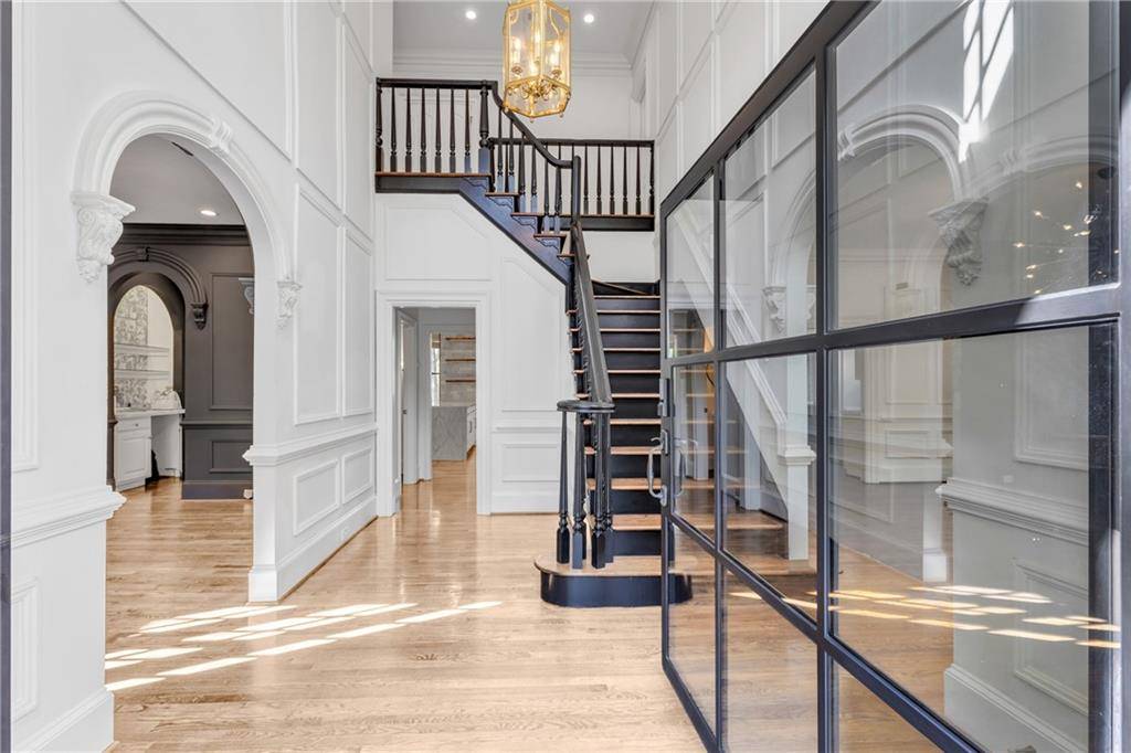 Atlanta, GA 30327,5390 Harrowood LN