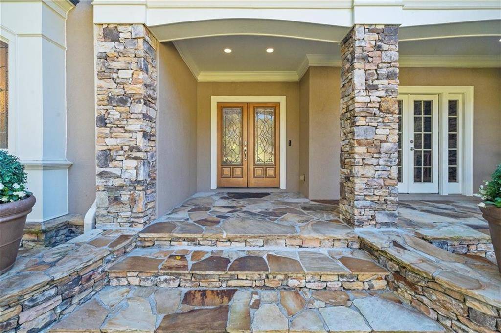 Suwanee, GA 30024,7025 Blackthorn LN