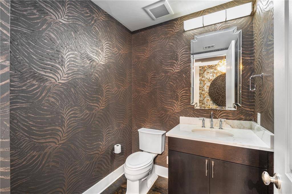Atlanta, GA 30326,3630 Peachtree RD NE #2404