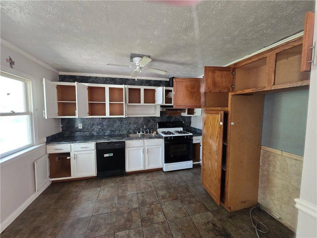 Douglasville, GA 30134,3295 Stoneybrook DR