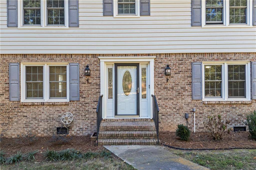 Conyers, GA 30012,584 Oak CT NW