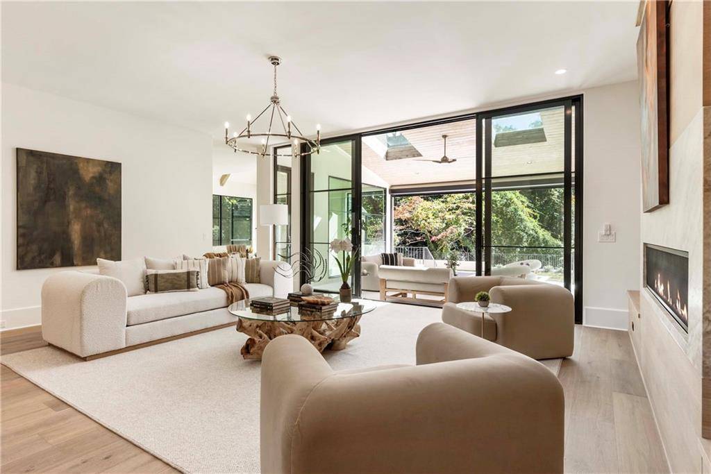 Sandy Springs, GA 30327,388 Londonberry RD NW