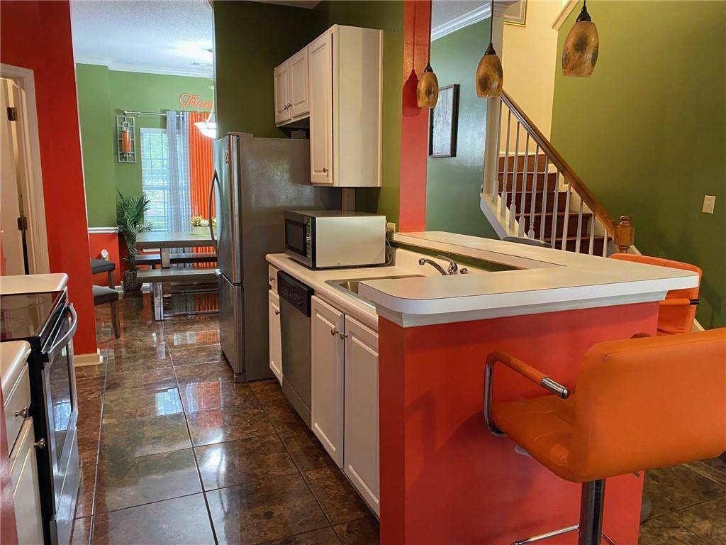 Atlanta, GA 30315,230 Amal DR SW