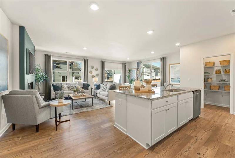 Flowery Branch, GA 30542,5109 sidney square DR