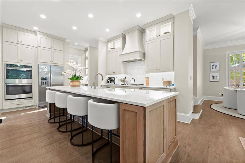 Atlanta, GA 30342,235 Lake Summit VW