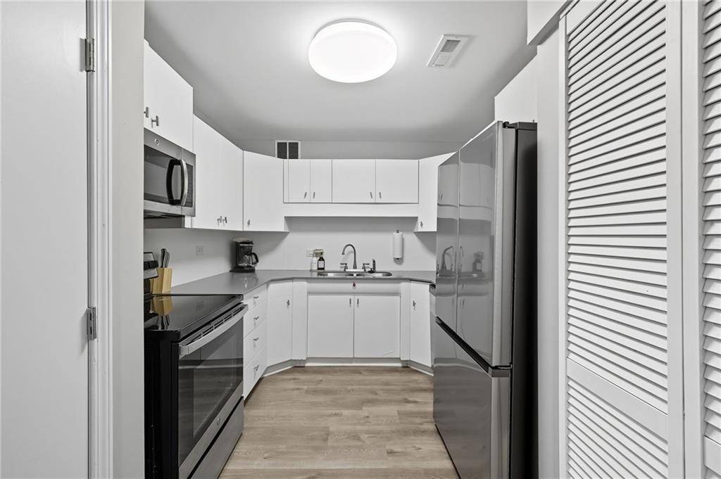 Atlanta, GA 30319,3645 Peachtree RD NE #203