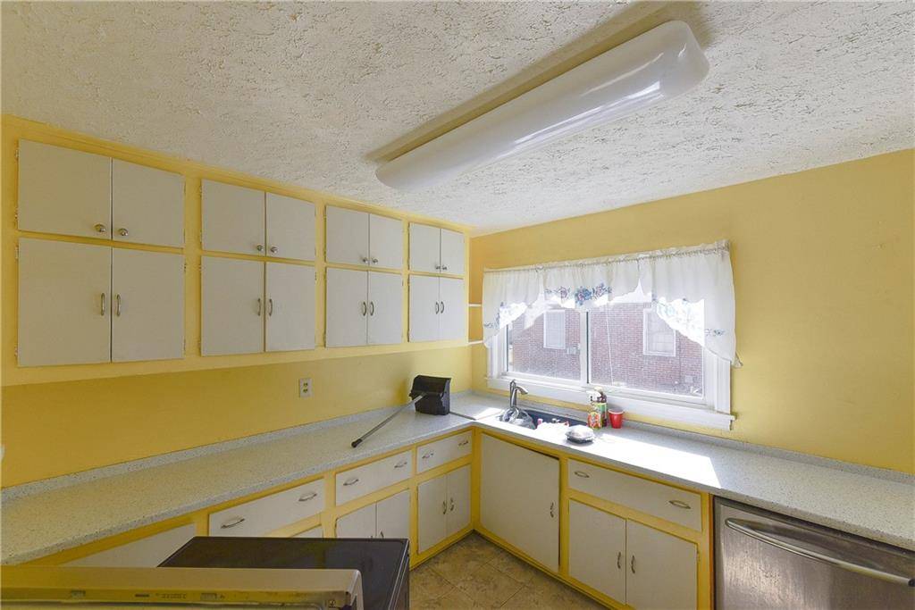 Atlanta, GA 30344,3049 Cloverhurst DR