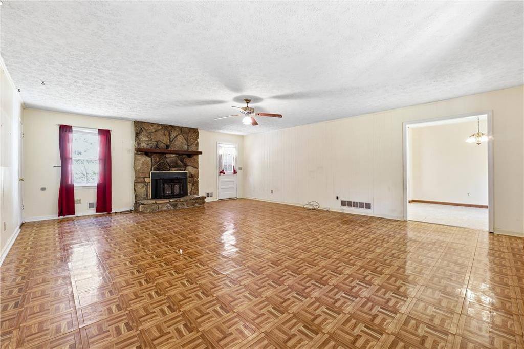 Kennesaw, GA 30152,695 TEAGUE DR NW