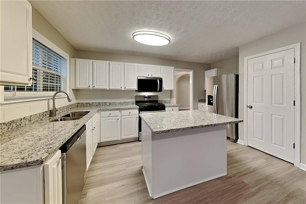 Suwanee, GA 30024,400 Manor Glen DR