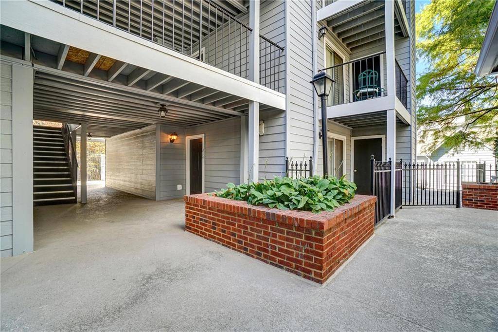 Sandy Springs, GA 30328,214 Granville CT