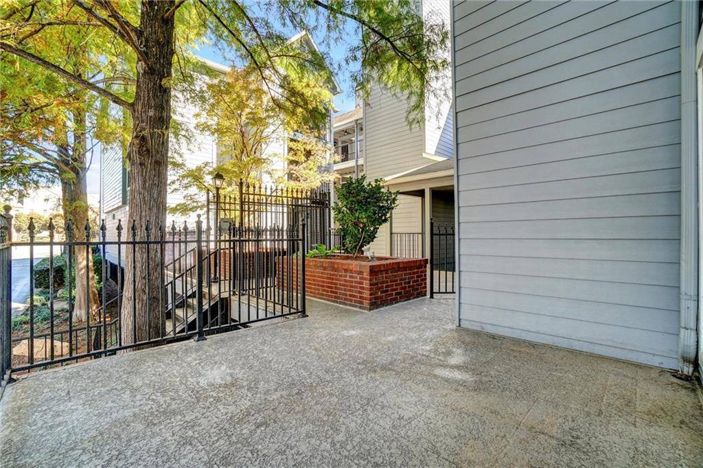 Sandy Springs, GA 30328,214 Granville CT