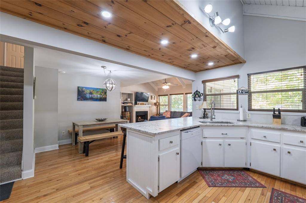 Helen, GA 30545,259 DACH BRUECKE GASSE