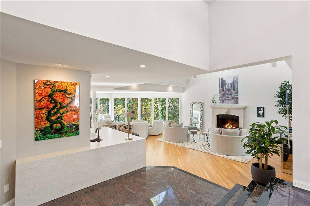 Atlanta, GA 30327,3906 Paces Ferry RD NW