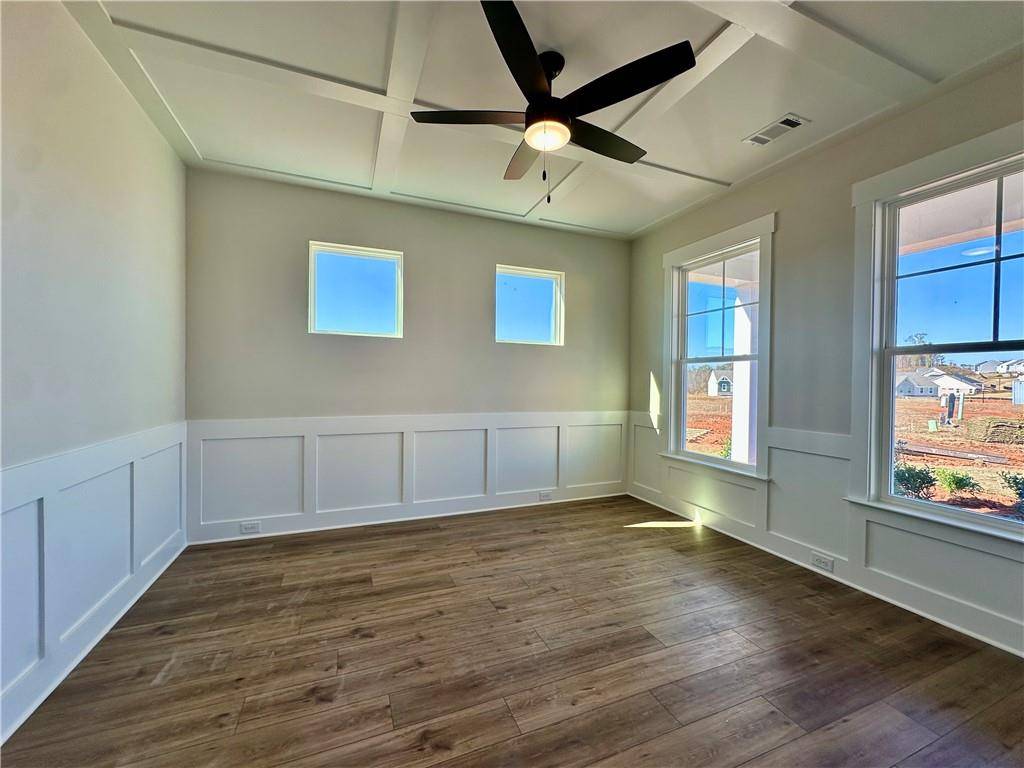 Hoschton, GA 30548,225 Coffee LN