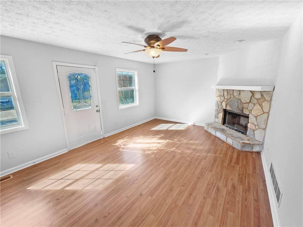 Canton, GA 30115,3714 Cherokee Overlook DR