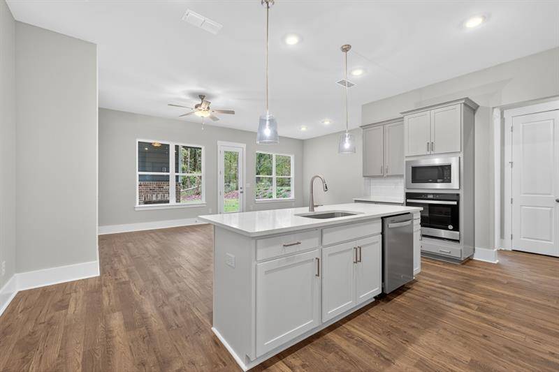 Jefferson, GA 30549,127 Crimson Feather DR