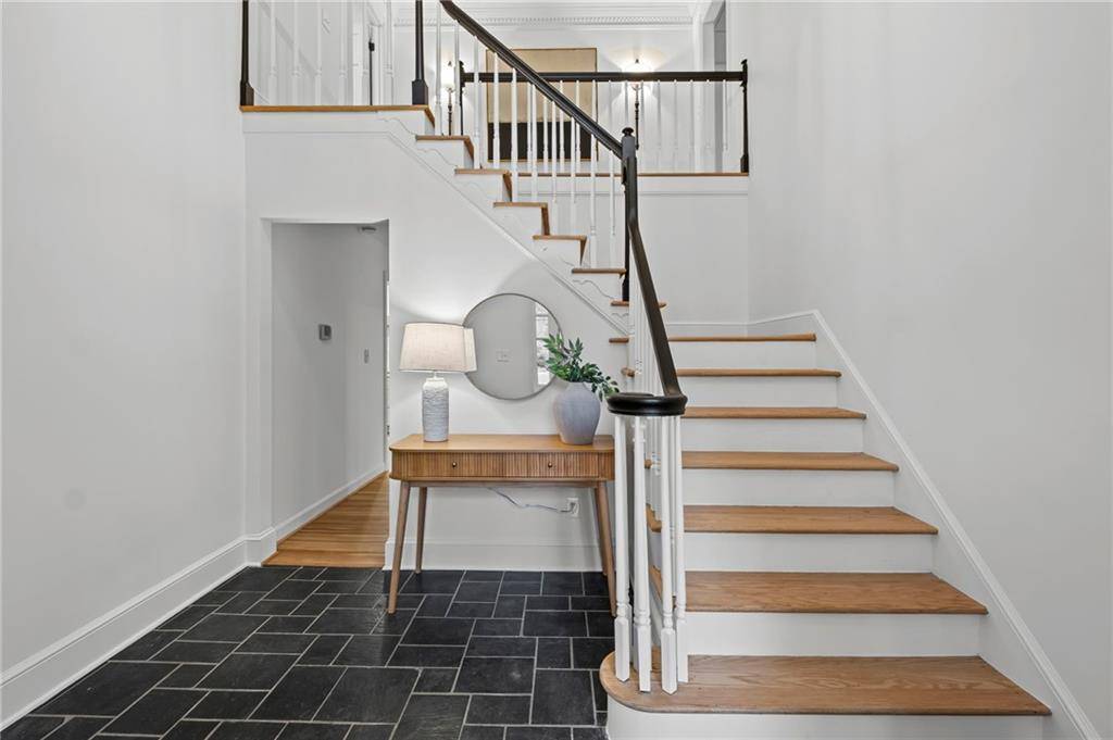 Atlanta, GA 30338,5287 Vernon Lake DR