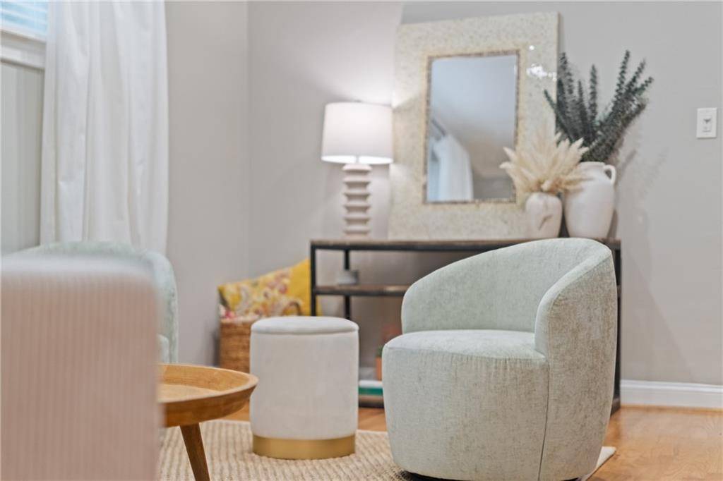 Atlanta, GA 30308,880 Glendale TER #9