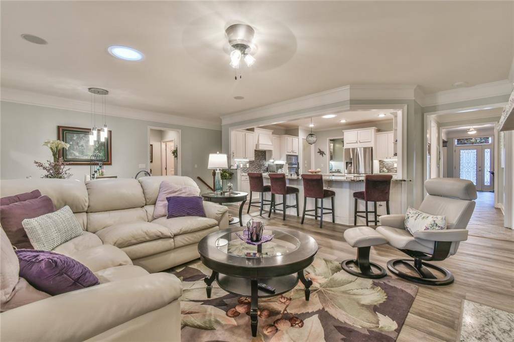 Hoschton, GA 30548,6352 Falling Water LN