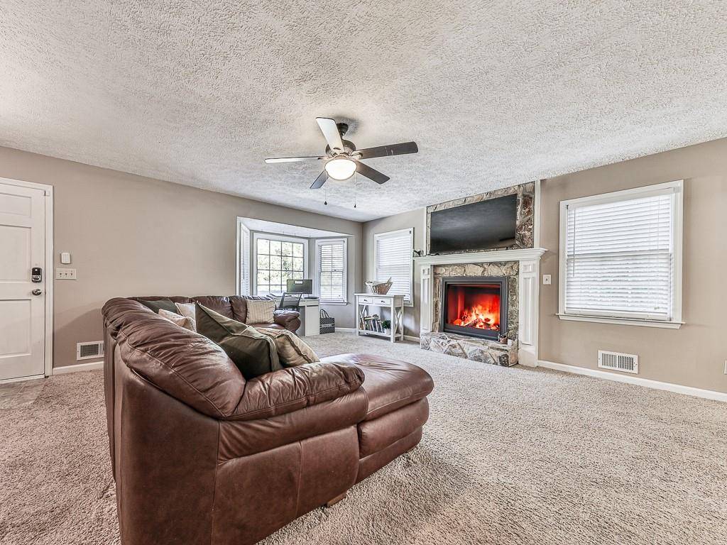 Canton, GA 30115,921 White Stag LN