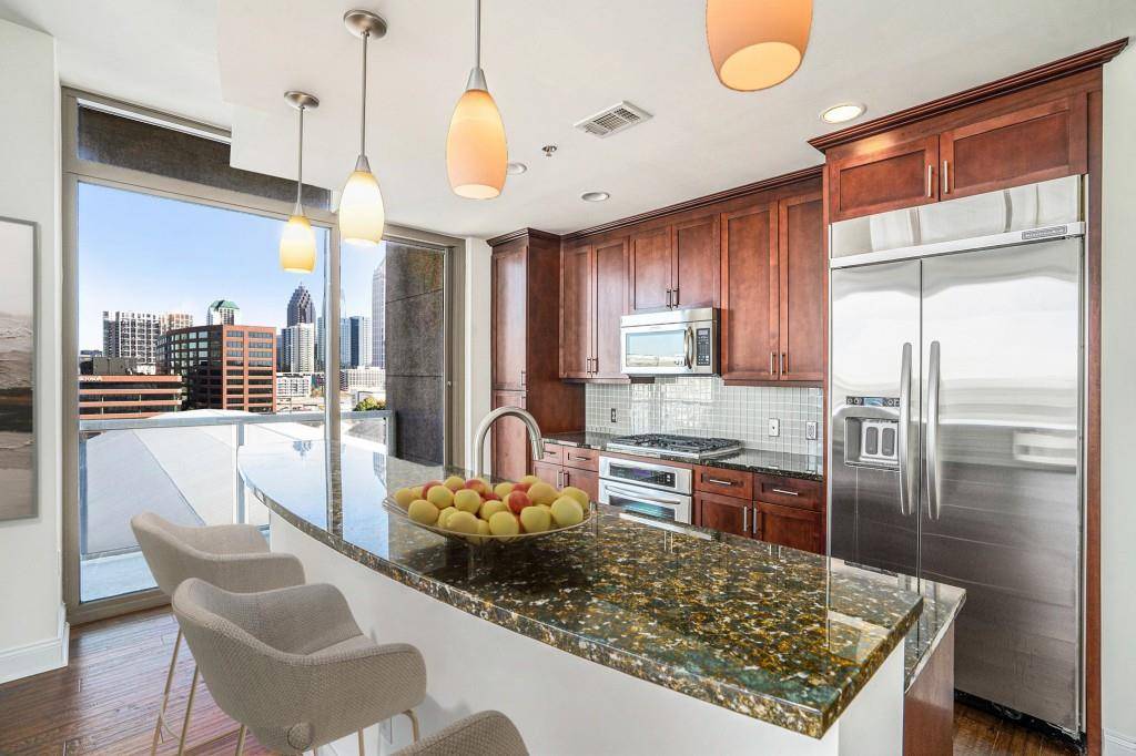 Atlanta, GA 30363,270 17th ST NW #702