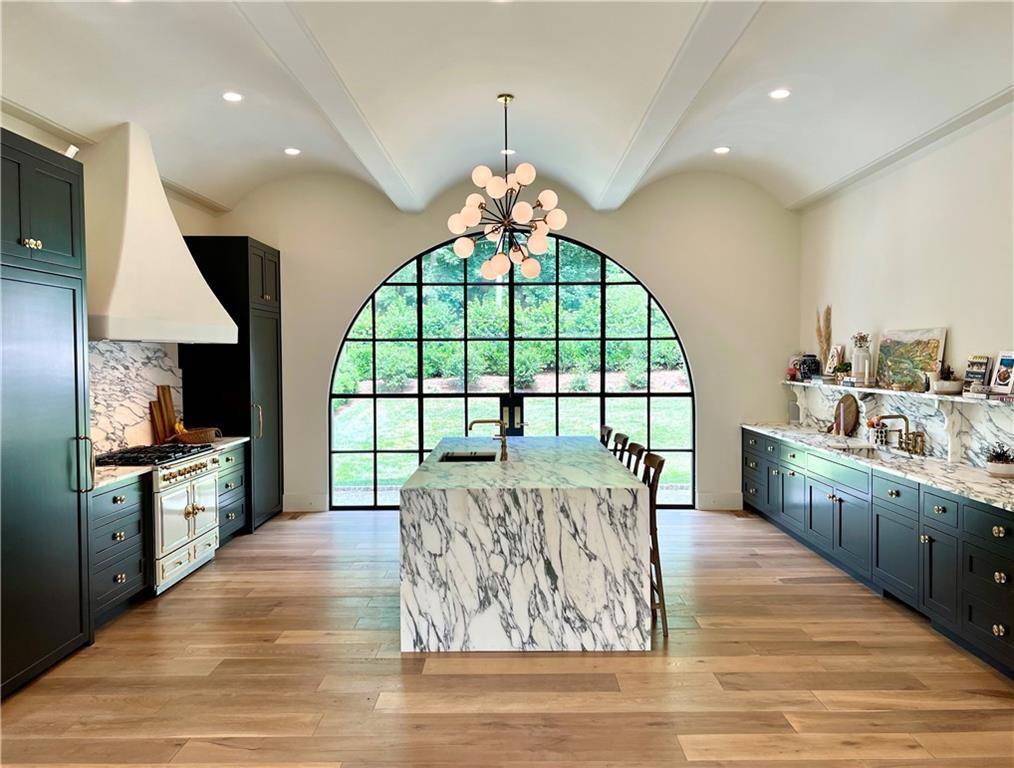 Atlanta, GA 30342,261 King RD NW