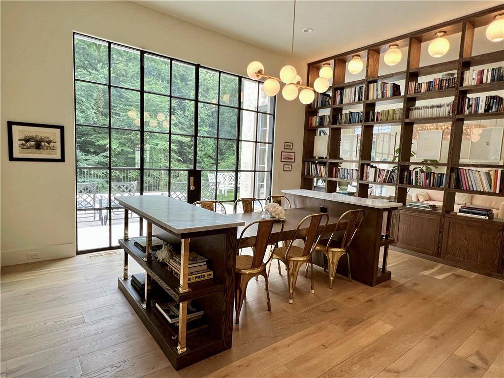 Atlanta, GA 30342,261 King RD NW