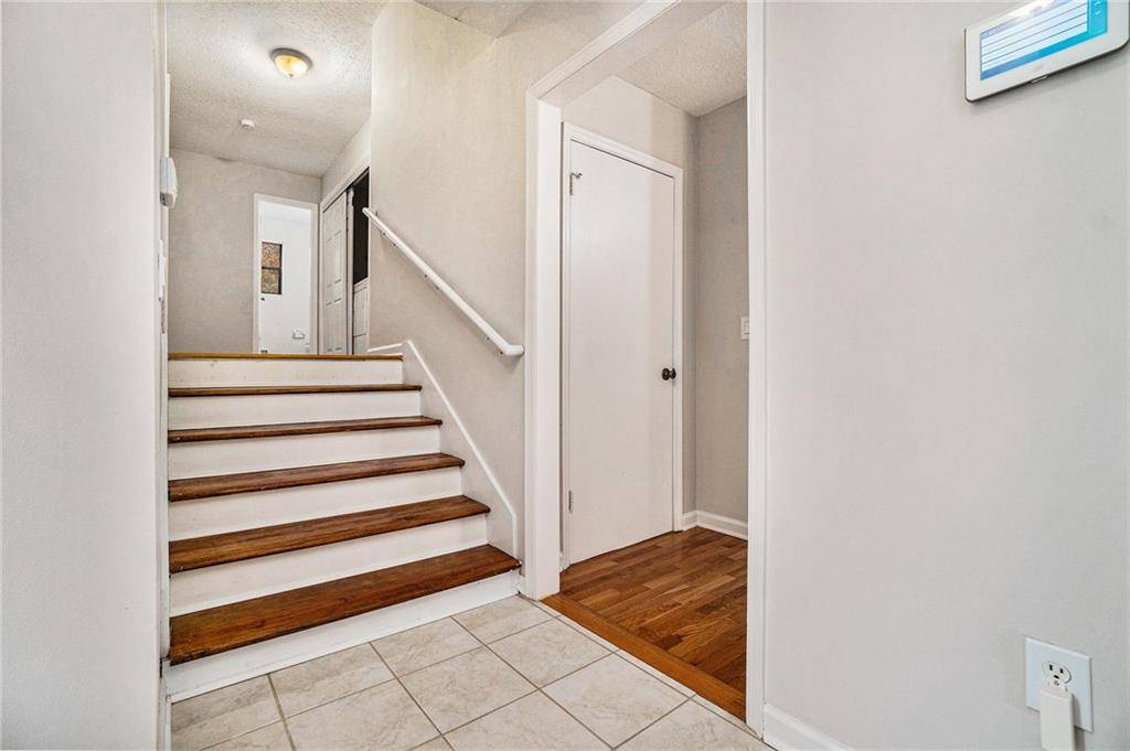 Douglasville, GA 30135,6701 Live Oak LN