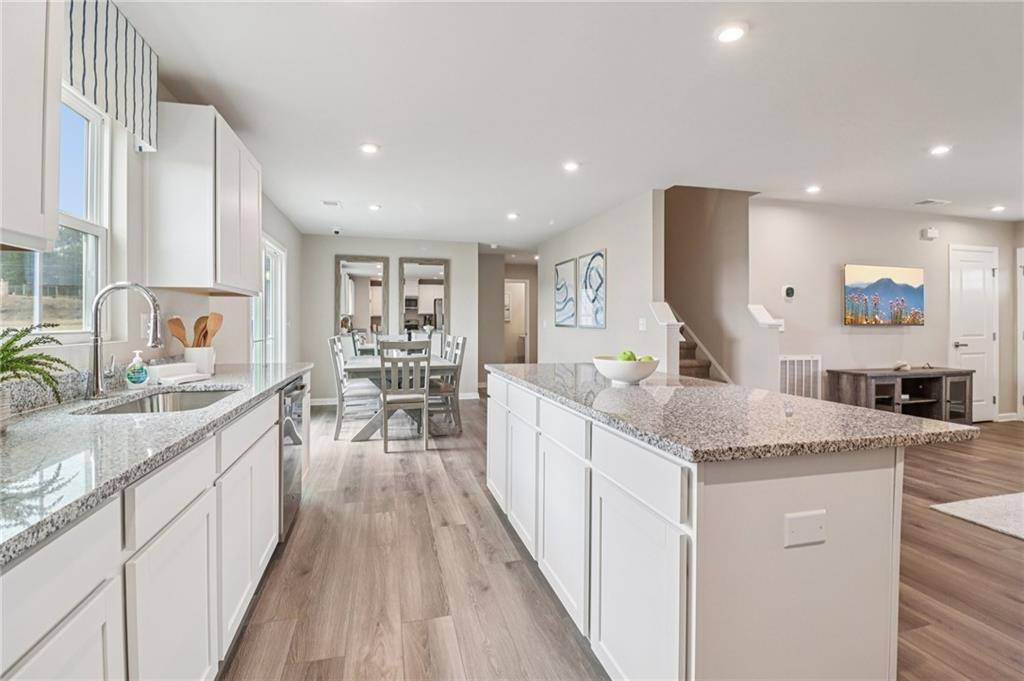 Stone Mountain, GA 30087,6643 Red Oak WAY