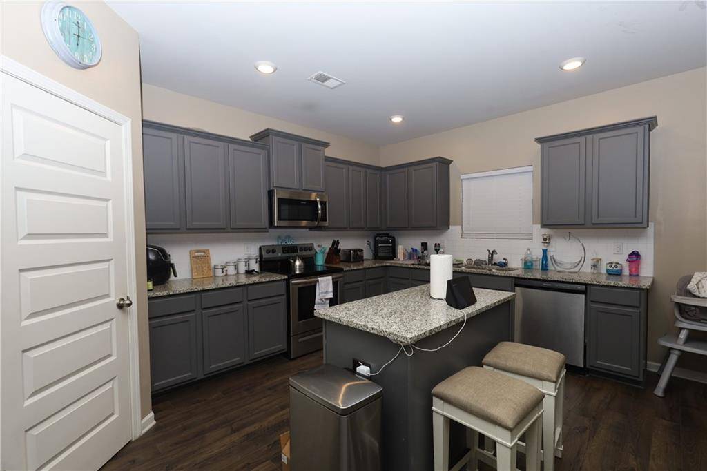 Jonesboro, GA 30238,7878 Waterwheel WAY