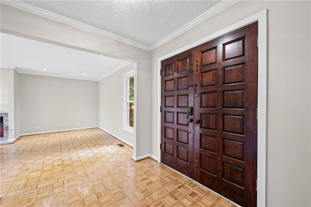 Atlanta, GA 30327,2710 Margaret Mitchell DR NW