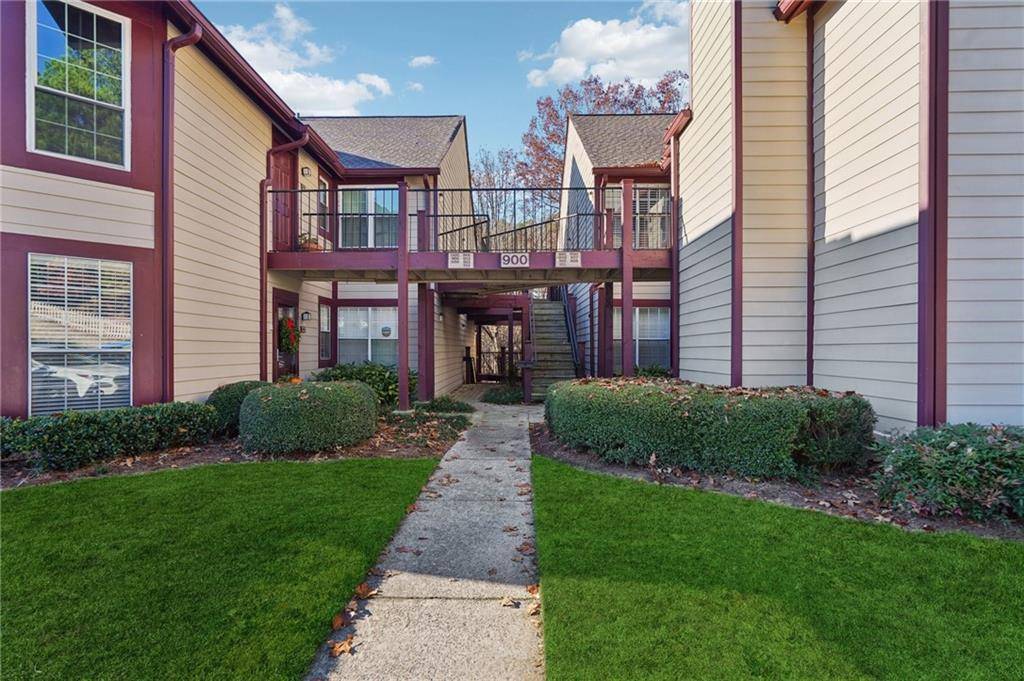 Alpharetta, GA 30022,909 WENTWORTH CT