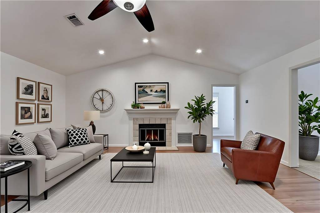 Atlanta, GA 30328,510 Garden CT