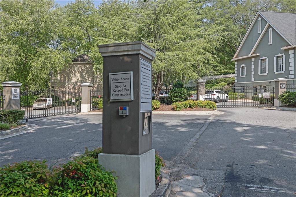 Atlanta, GA 30328,6900 Roswell RD #4I