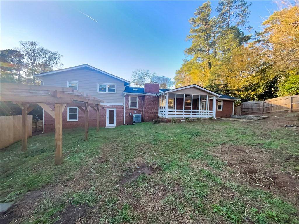 Roswell, GA 30075,9925 La View CIR