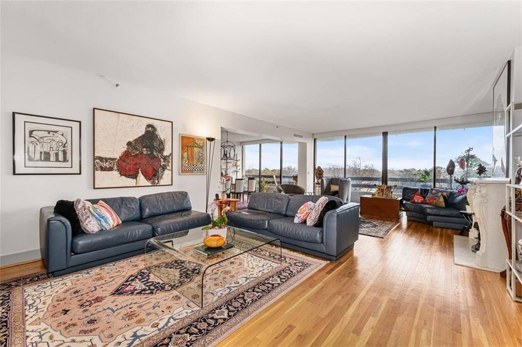 Atlanta, GA 30305,2660 Peachtree RD NW #9G