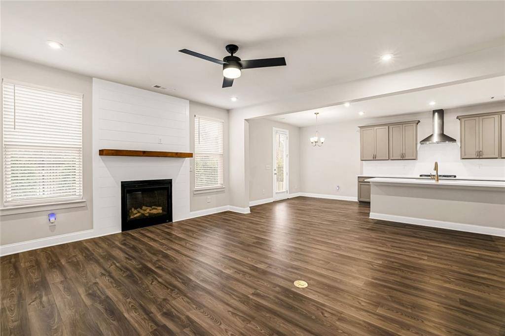 Kennesaw, GA 30144,639 Tigers Eye TER NE