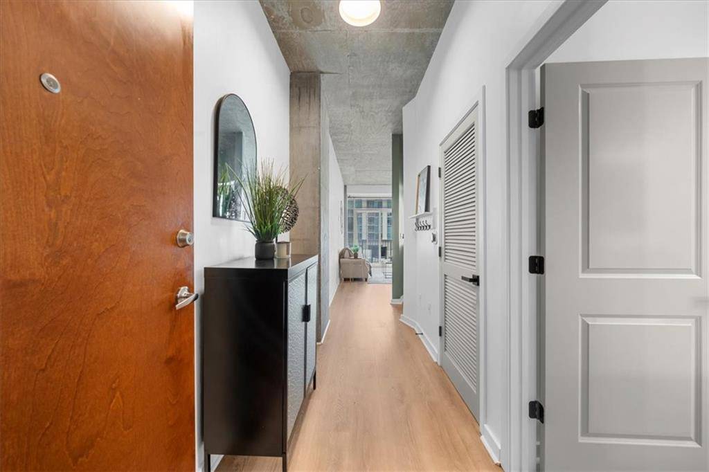 Atlanta, GA 30305,250 Pharr RD NE #704