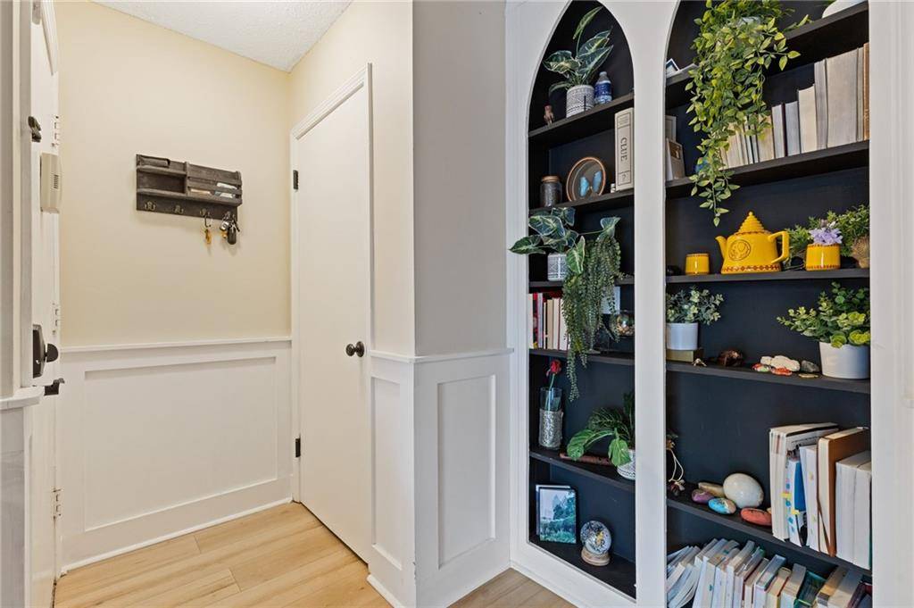 Atlanta, GA 30328,6851 Roswell RD #N9