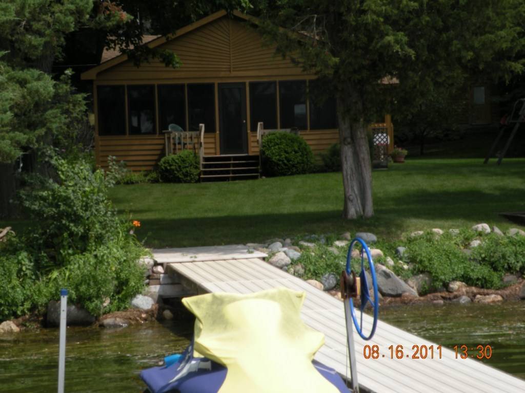 Twin Lakes, WI 53181,207 W Spring Dr