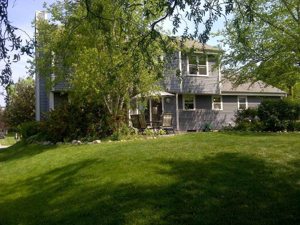 Waukesha, WI 53188,2733 Oakcrest Dr