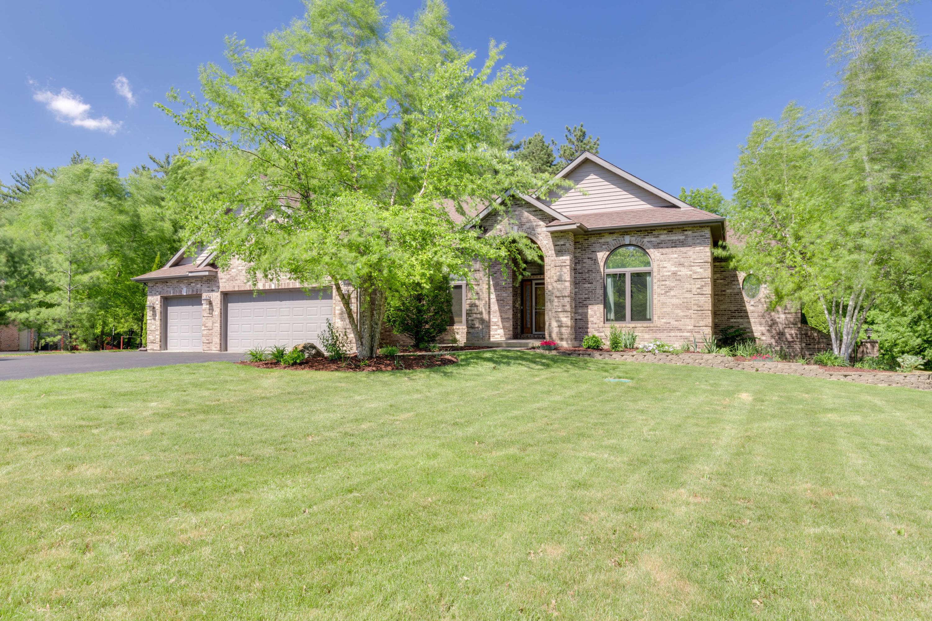 Spring Grove, IL 60081,3692 Magnolia Dr