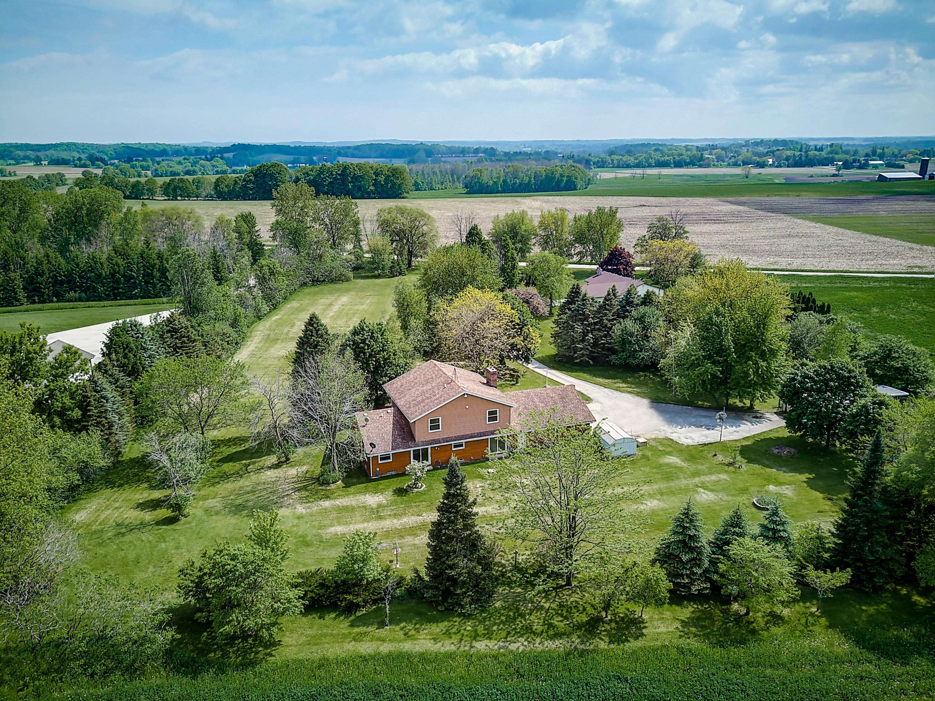 Farmington, WI 53021,328 Kohler Dr