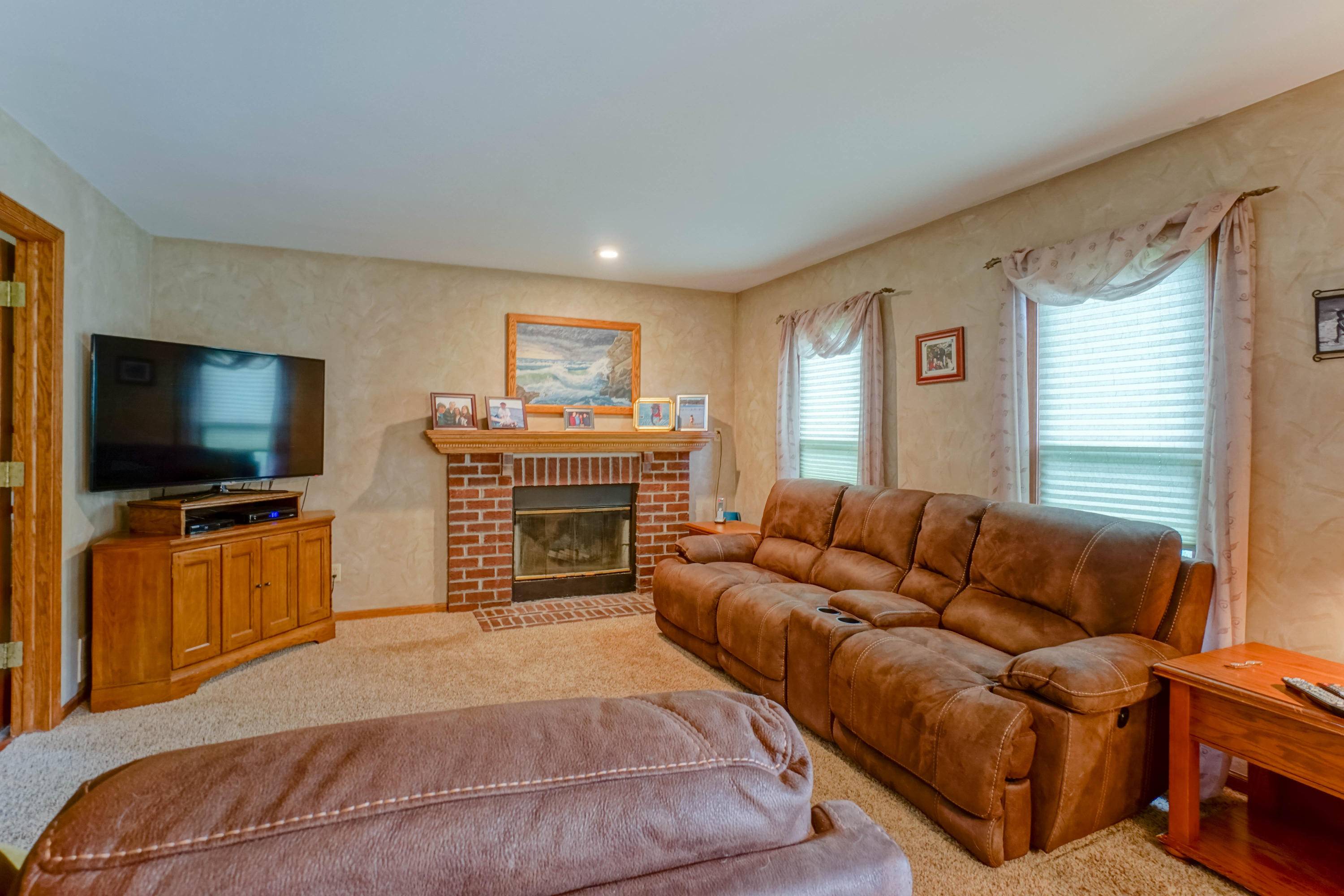 Mukwonago, WI 53149,S77W30745 Mosher Dr