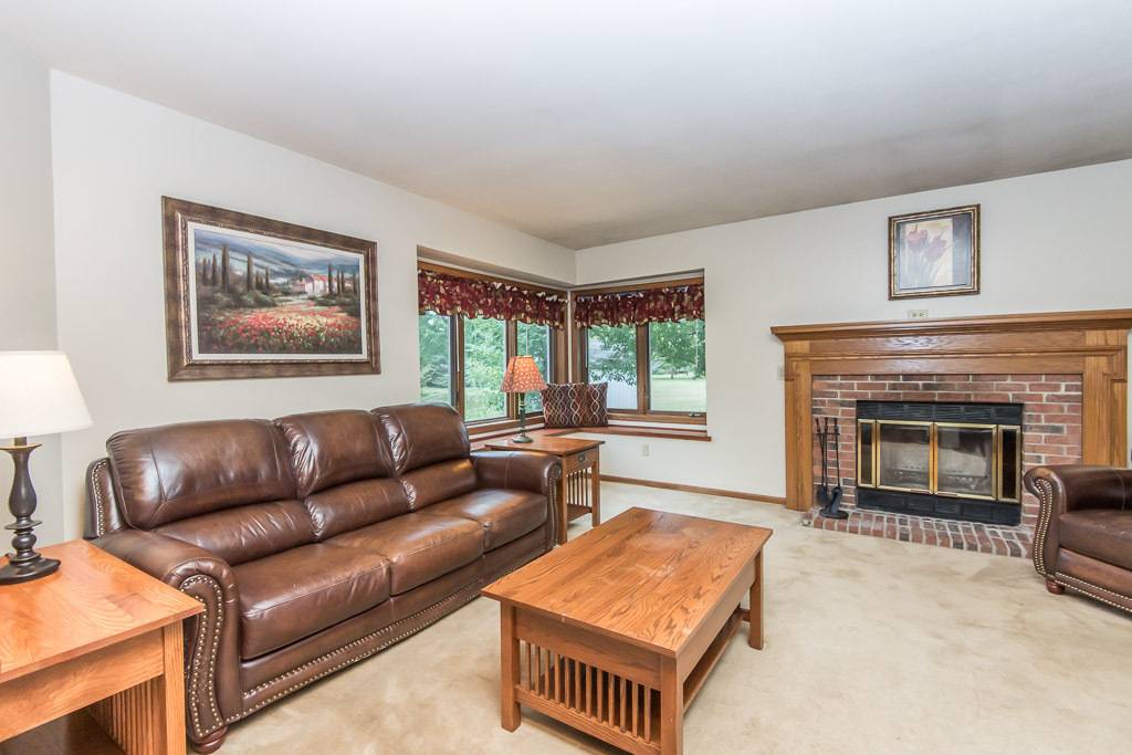 Mukwonago, WI 53149,S83W32784 N Oak Tree Ct