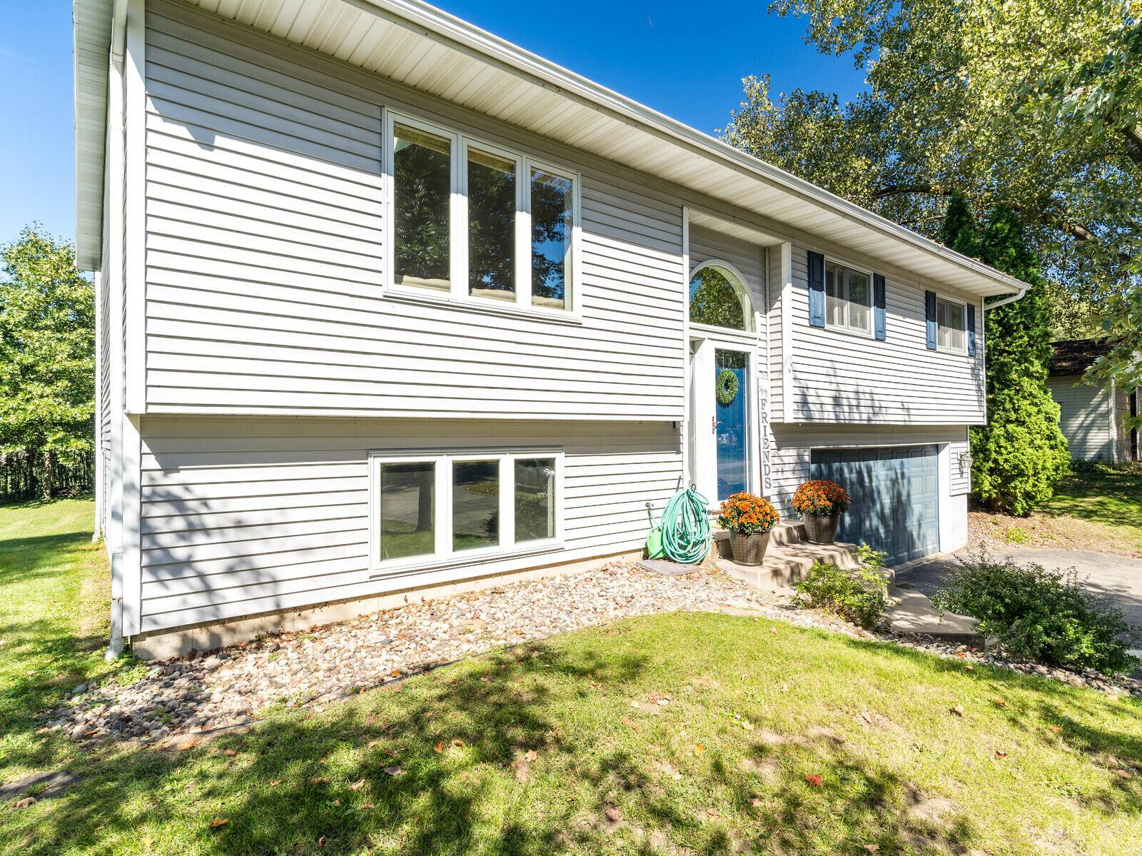 Holland, WI 54636,W8038 Maple St