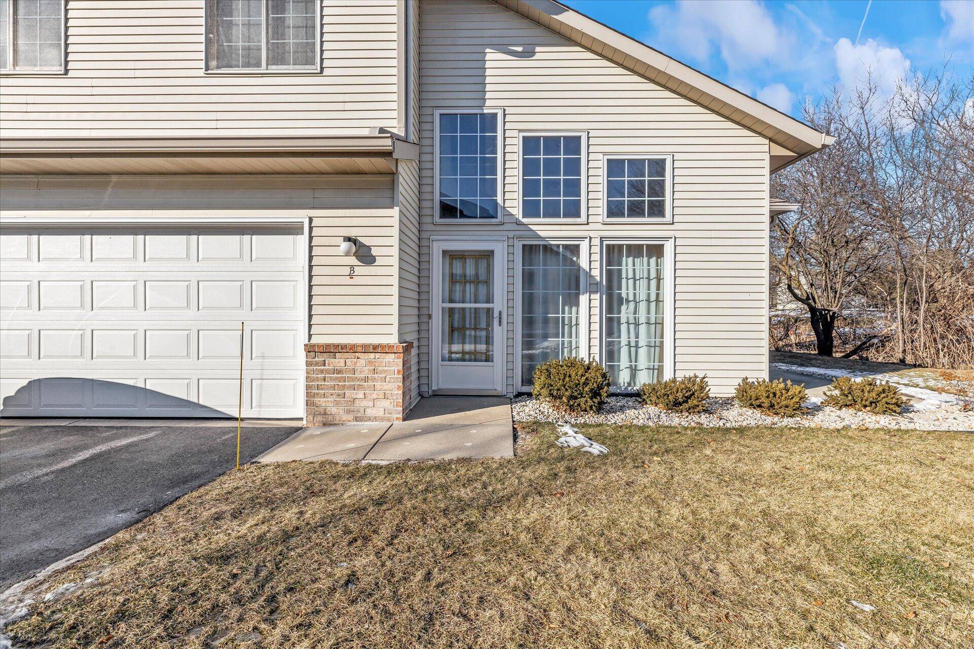 Waukesha, WI 53189,2409 Fox River Pkwy Unit B