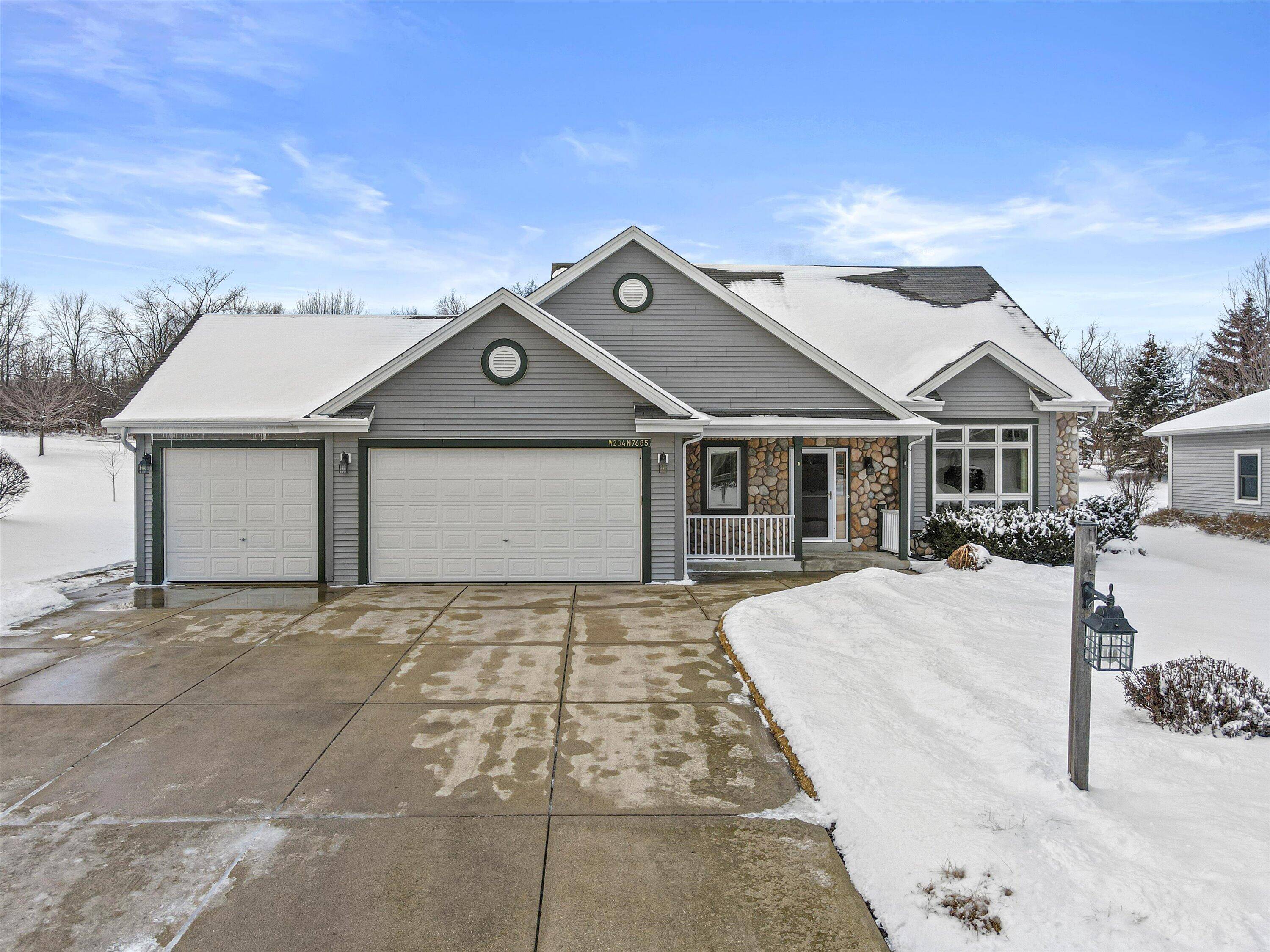 Sussex, WI 53089,W234N7685 Grey Moss Ct