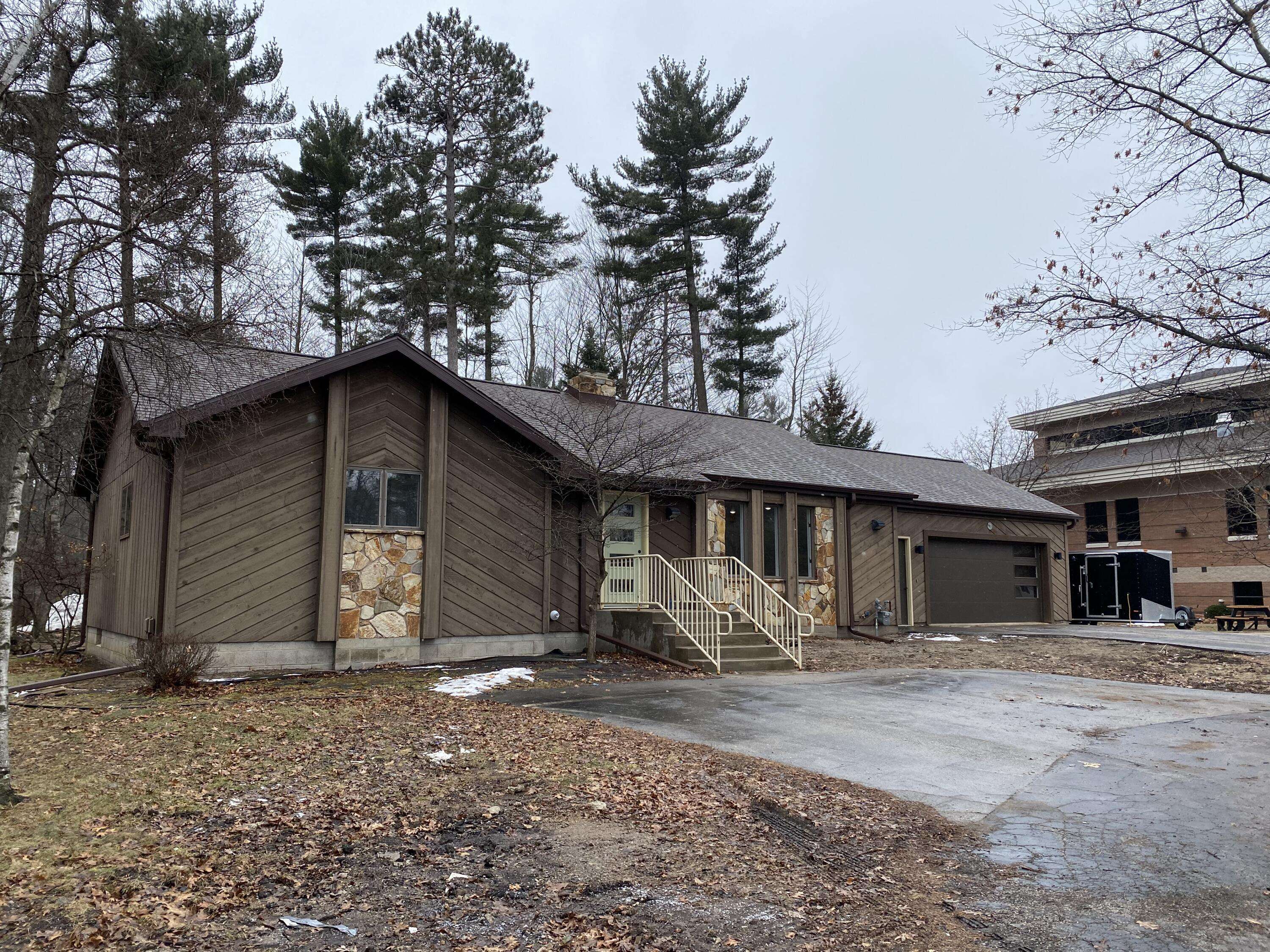 Marinette, WI 54143,1025 University Dr.
