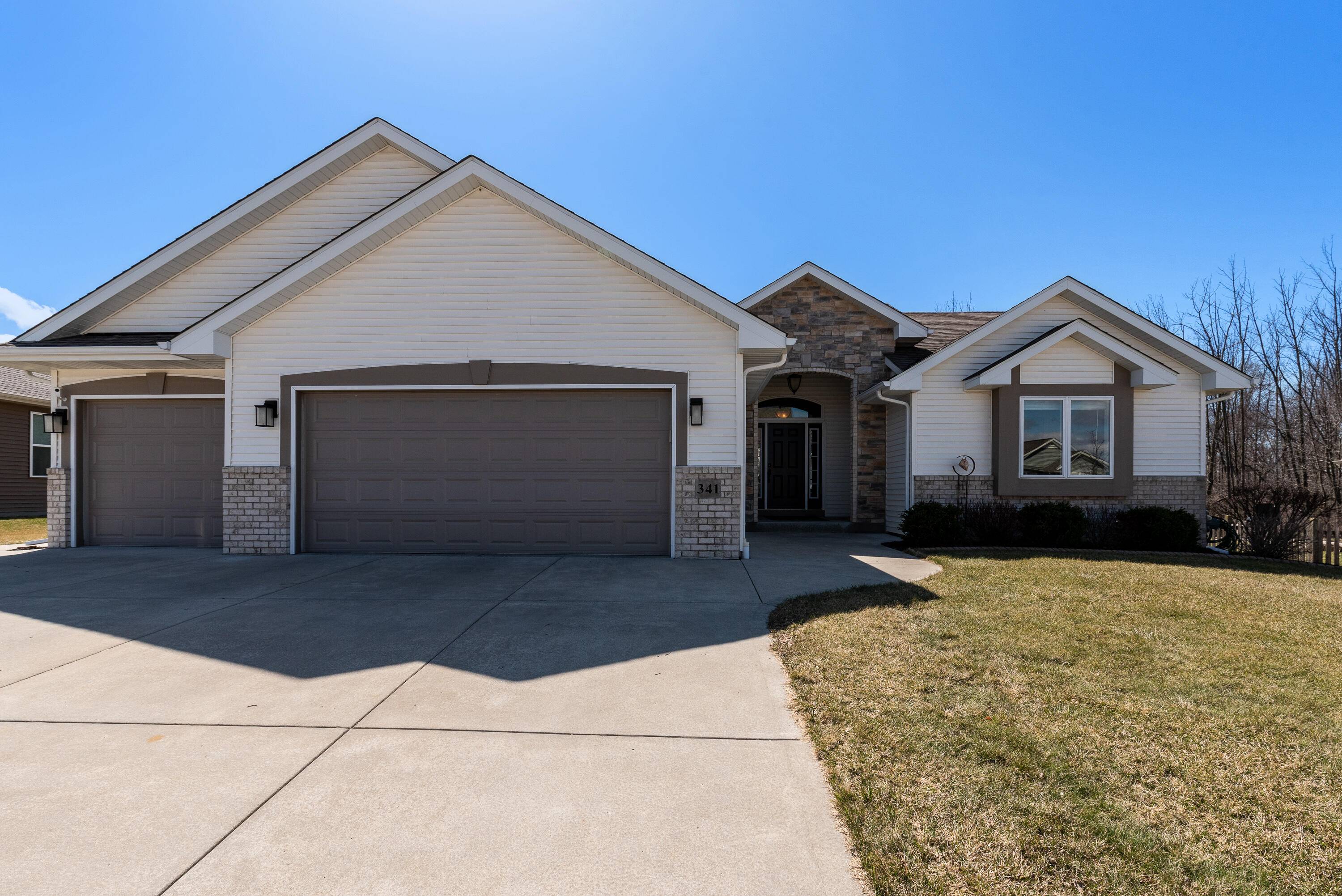 Fredonia, WI 53021,341 Deer Meadow Dr